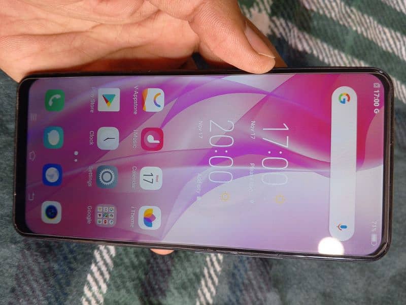 urgent sale (vivo v15) 8/256  very good condition 4