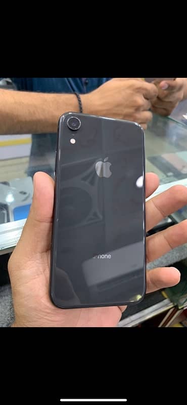 IPHONE XR BLACK 64gb Factory unlock Battery health 83% 0