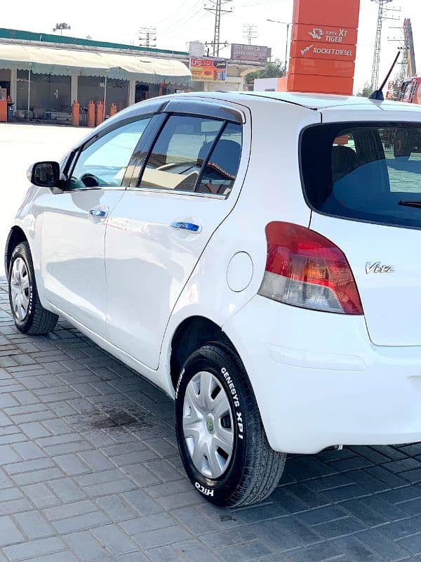 Toyota Vitz 2008 4