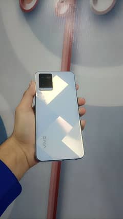 Vivo Y21 With box