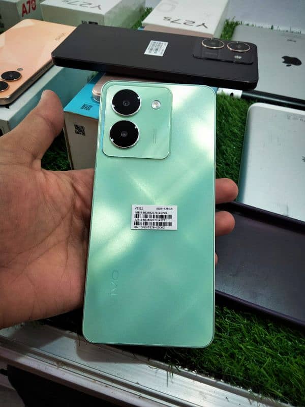 Vivo y27s 8/128 full box 10/10 2 color available green and brown 3