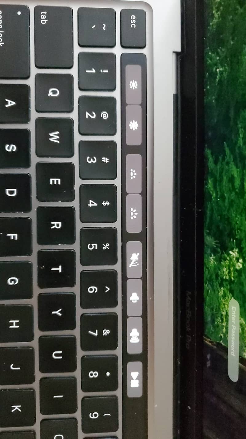 MACBOOK M2 pro 8gb 256gb 4