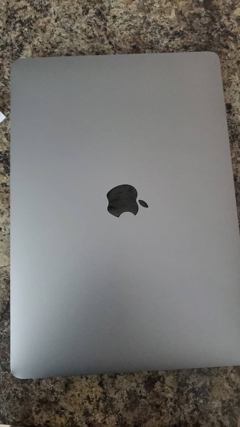 MACBOOK M2 pro 8gb 256gb 7