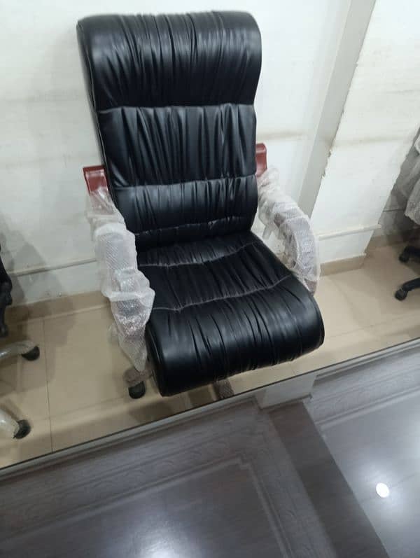 Executive chairs/gaming chair/visiting chair/revolver chair 14