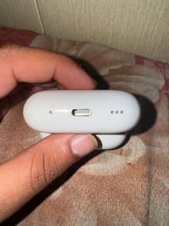 AirPods pro 2nd gen type c only left side is available