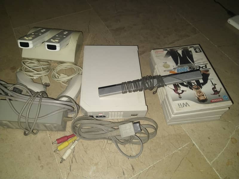 Nintendo Wii with complete accessories 0