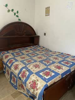 Wooden king Bed in Good condition