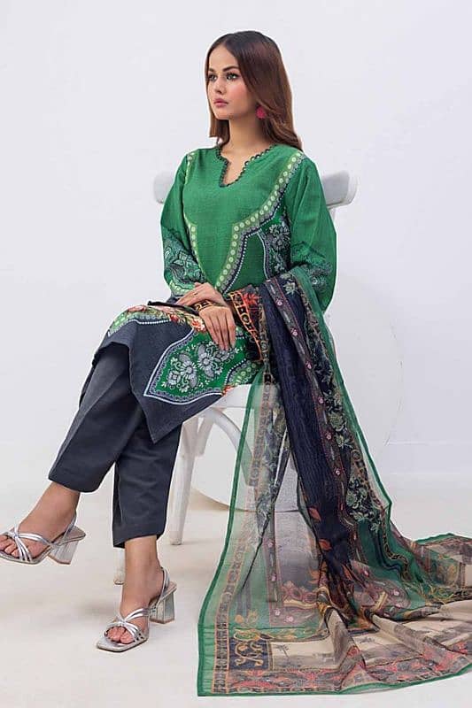 3 Piece Printed Khaddar Unstitched Suit with Net Dupatta. 2