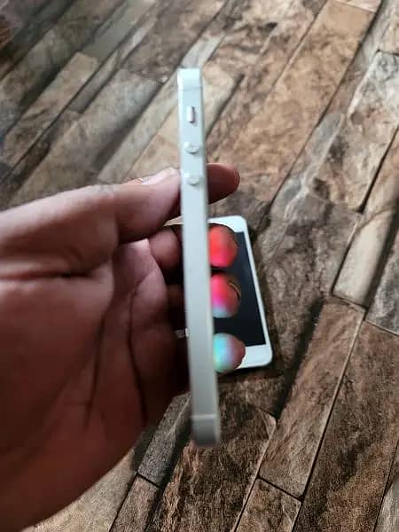 Apple Iphone 5s 16gb Factory Unlock Non PTA 7