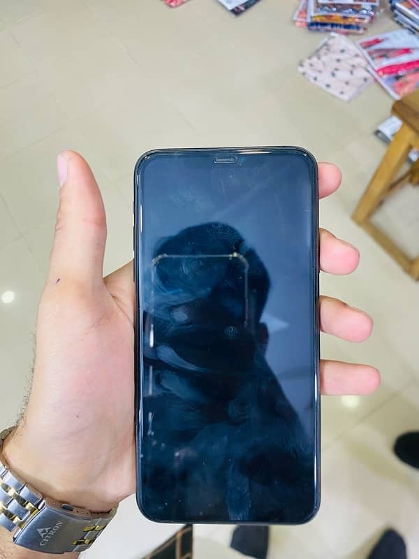 I phone 11 pro max pta approved 256 gb 2