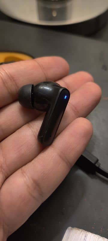 brand new tws earbuds airpods 4