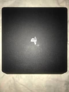 PS4 slim 500GB     2 oregnal game control