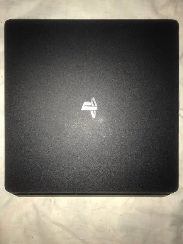 PS4 slim 500GB     2 oregnal game control 0