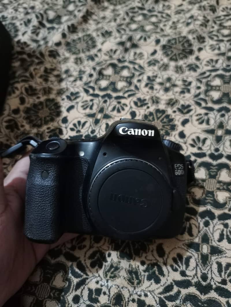 Canon 60D with 17-50mm lens Sigma 8