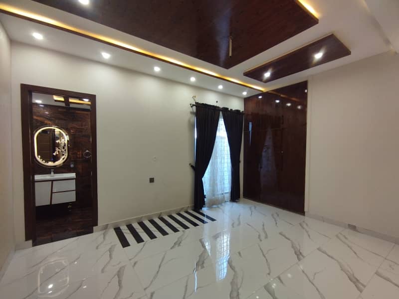 12 Marla Upper Portion for Rent in Johar Town, Lahore 2 Bed, Ideal Location 10