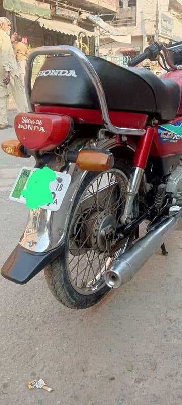 Honda CD70 4