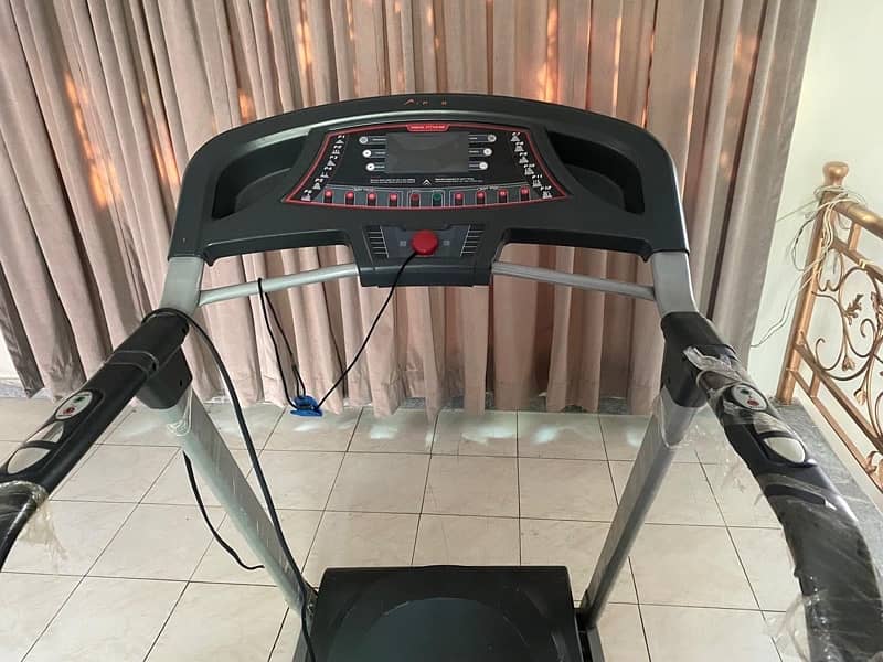 Apollo treadmill with incline 3