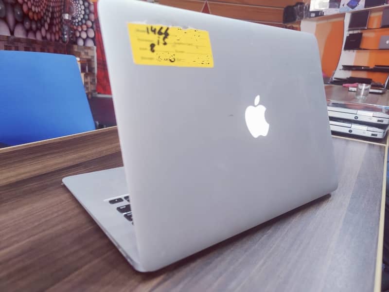 Apple Macbook Air 2017 8GB Ram 256GB Fresh neat and clean condition 0