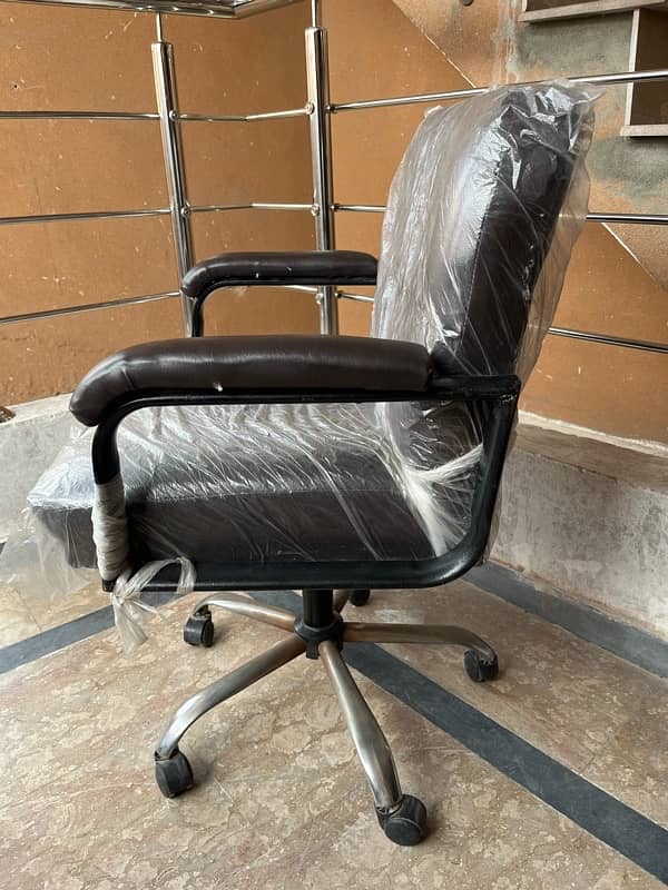 Comfortable Computer and office Chair for Sale. 0