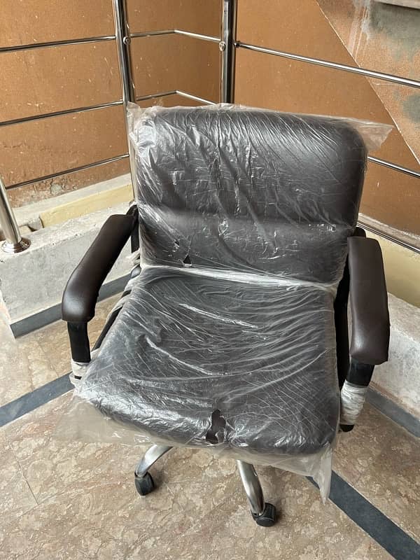 Comfortable Computer and office Chair for Sale. 4