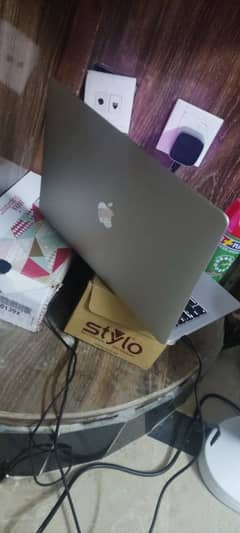 MacBook