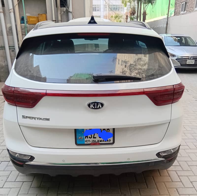 KIA Sportage 2021 FWD in genuine condition 2