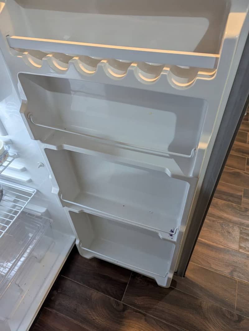 Dawlance Refrigerator 1