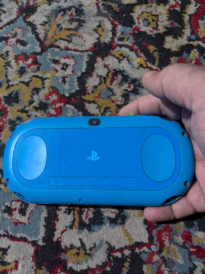 PS Vita 2000 2