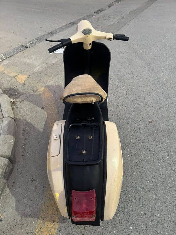 piaggo Vespa 0