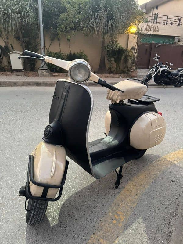 piaggo Vespa 1