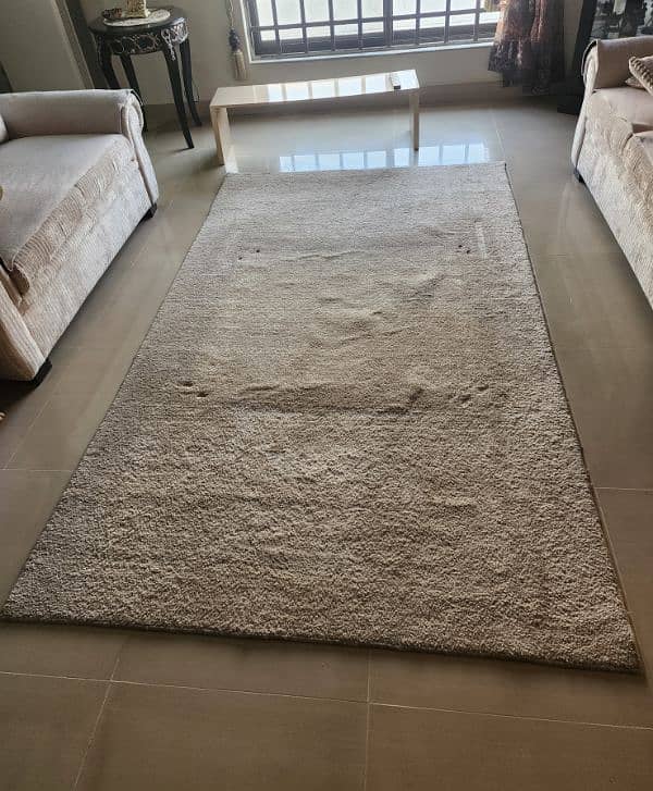 off white carpet almost new 1