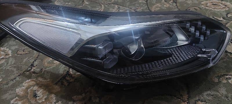 Kia Sportage Headlight (right side) 0