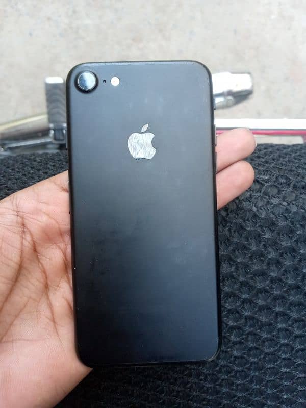 I PHONE 7 128GB 0