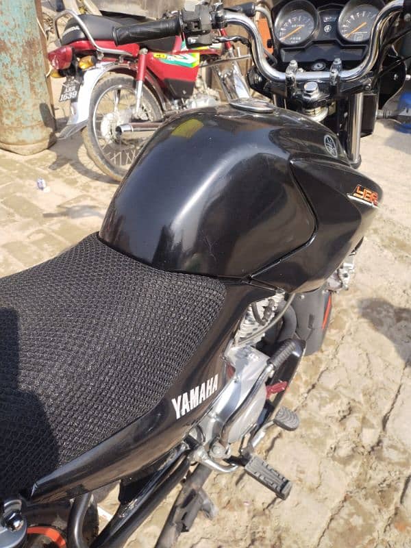 YAMAHA YBR125 2020 model 10/10 condition 8