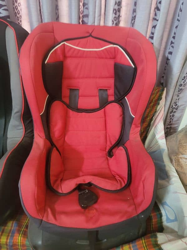 car seats 0