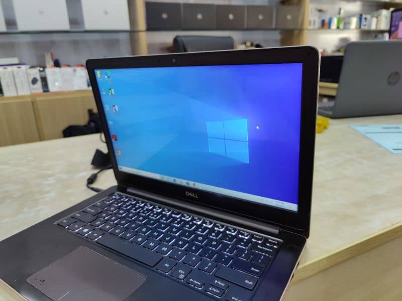 Dell Vostro , i7 - 8th gen , 8gb ram , 500gb hard ,AMD GRAPHICS, 1