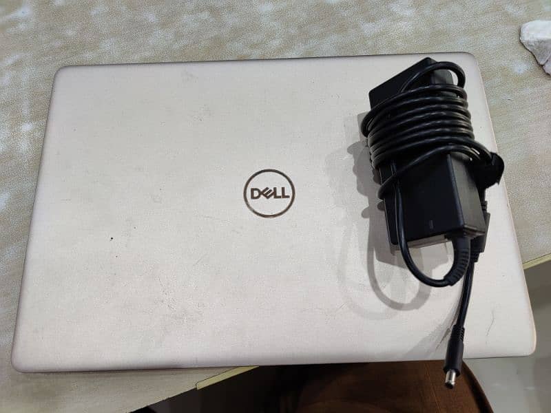 Dell Vostro , i7 - 8th gen , 8gb ram , 500gb hard ,AMD GRAPHICS, 7