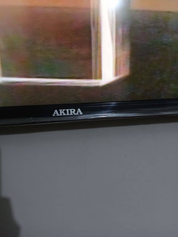 Akira 40 inch smart LED tv 5