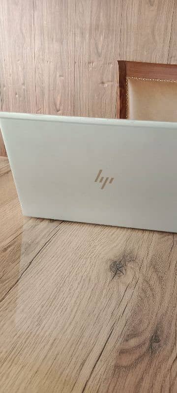 hp i5 7th generation touch LCD 1