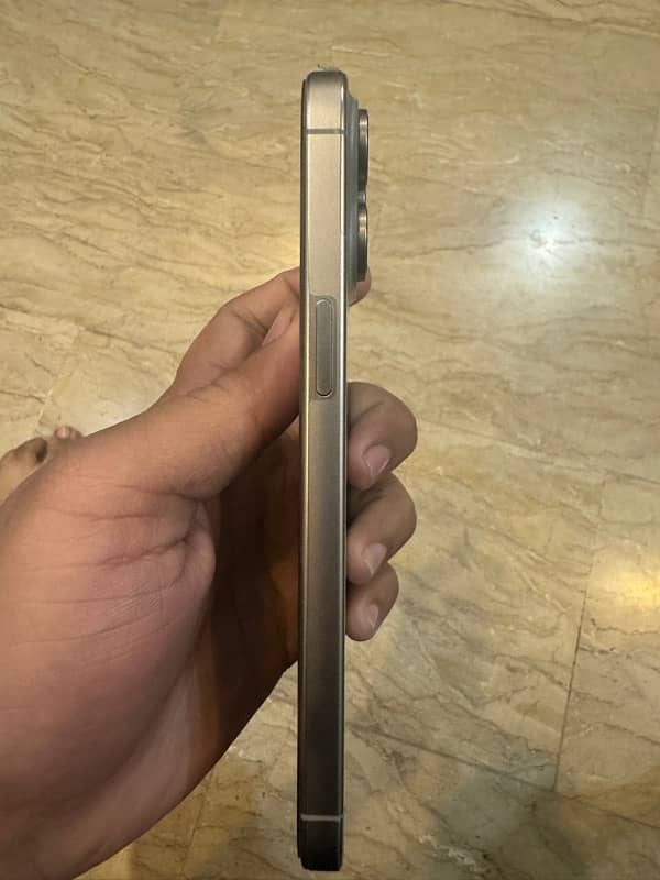 iPhone 15 pro max Hk model 3