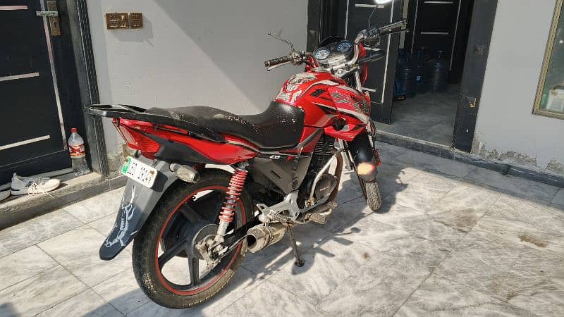 Honda CB 150F 2