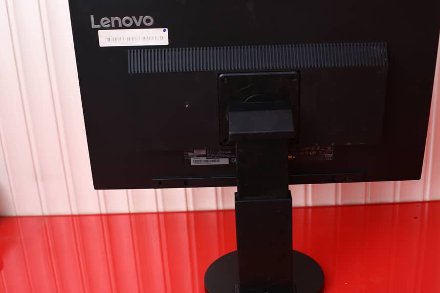 LENOVO P24Q10  24" (2k) IPS  LED Monitor 4