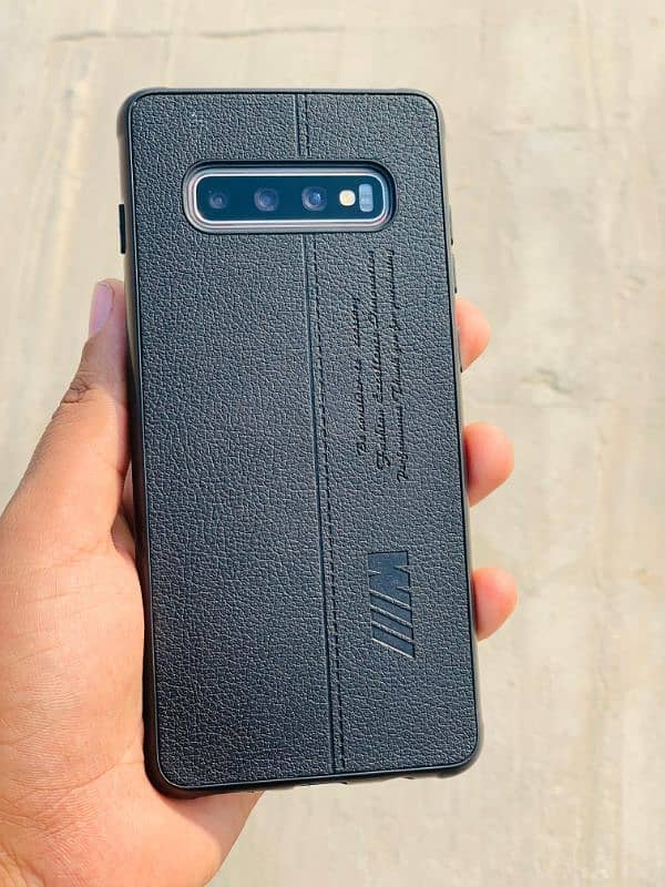 samsung galaxy S10 plus official Pta Approved with box and charger 5