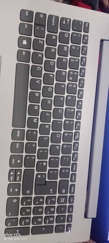 Lenovo laptop condition 10/10 3