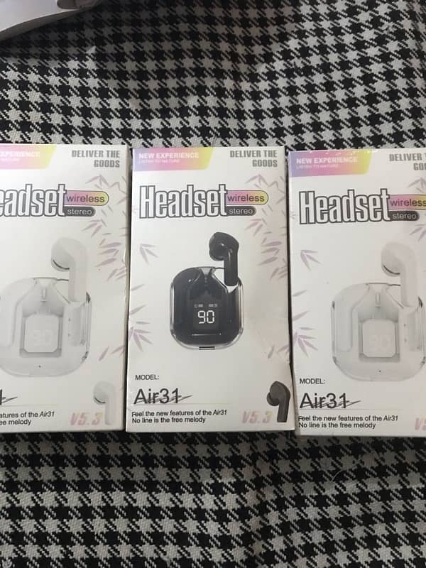 Air 31 Earbuds box pack 1