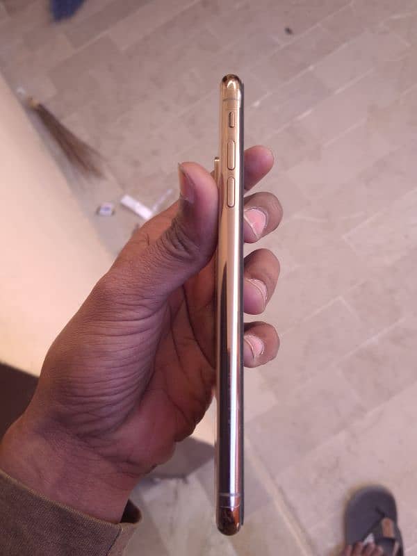 I phone xs max 256 gb 6