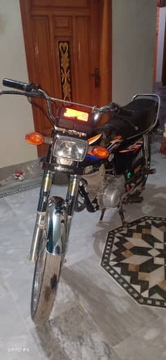 bilkul new bike he sirf 4000 km Chali he