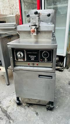 Henny Penny broast machine