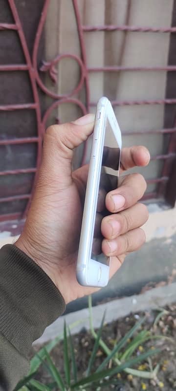 iphone8 10/10 64Gb non pTA 3