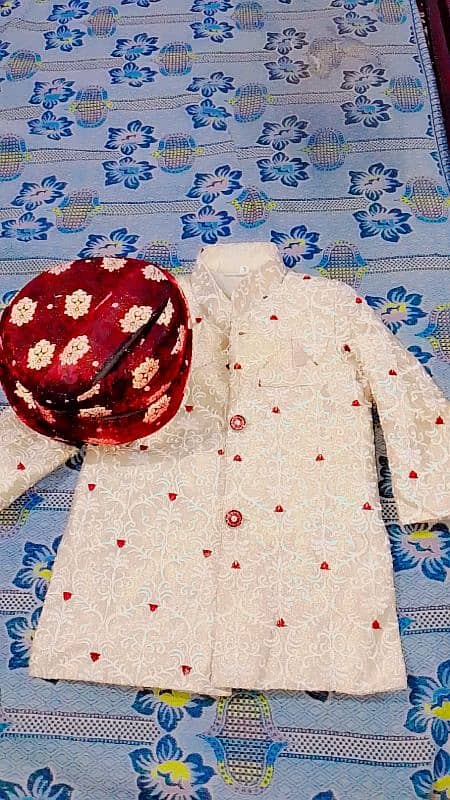 3pics suit 2 years old size 14 or sherwani kola just 1time use new he 4